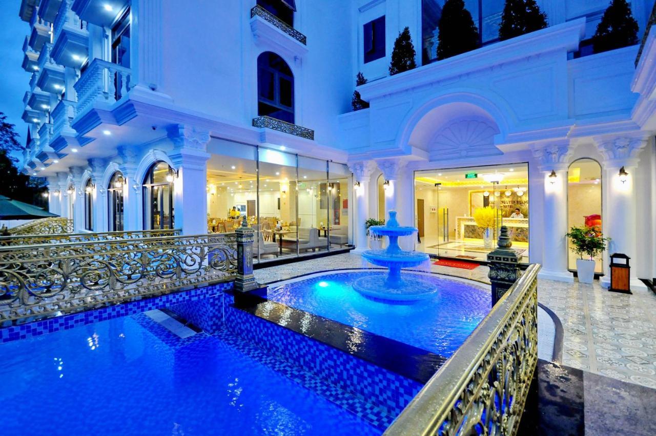 Crown Nguyen Hoang Hotel Nha Trang Exterior photo